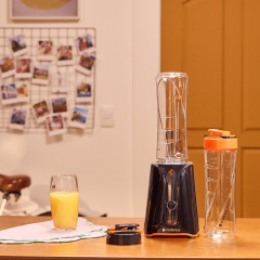 LIQUIDIFICADOR BLENDER PORTATIL 2 GARRAFAS 220V PRETO