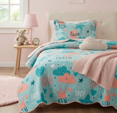 A COLCHA STUDIO MIX COM ESTAMPAS DA TENDÊNCIA E QUE COMBINAM COM QUALQUER DECORAÇÃO DO SEU QUARTO, SUPER CONFORTÁVEL E COM O MATELASSÊ EM LINHA.