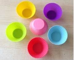 KIT FORMA SILICONE PARA CUPCAKE 6PCS CORES ED509000